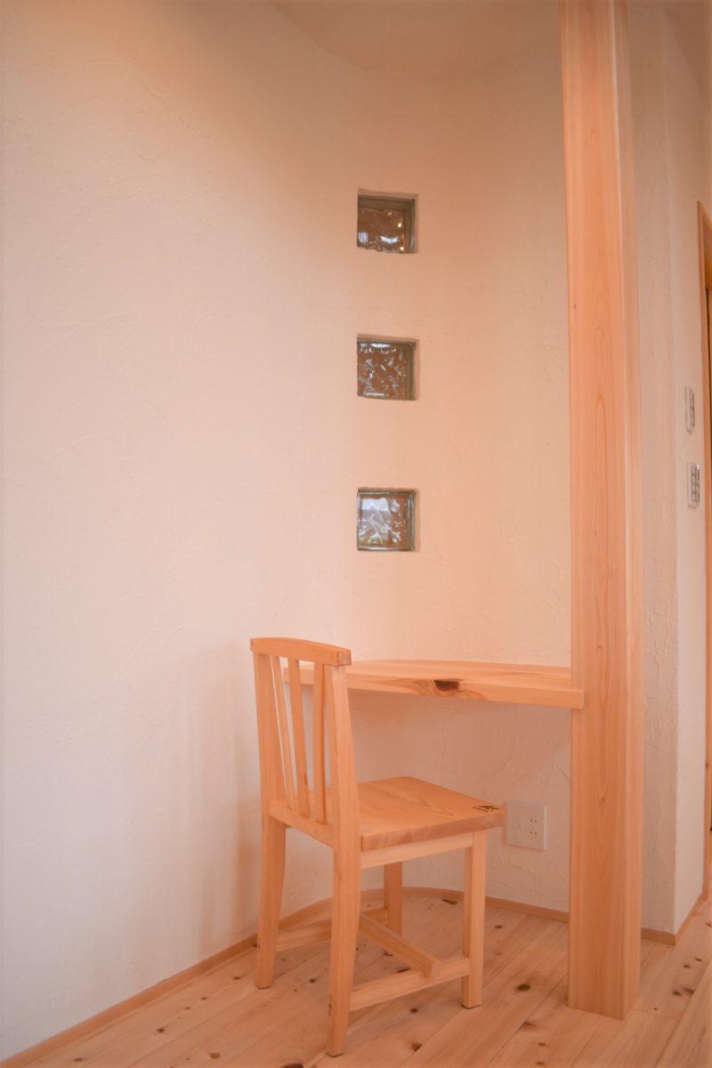 【施工例】室内のシンボルツリーが家族の暮らしを見守る家｜杉田工務店